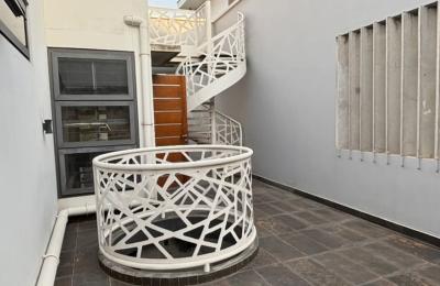 Four bedrooms house at Eadt Airport for sale
