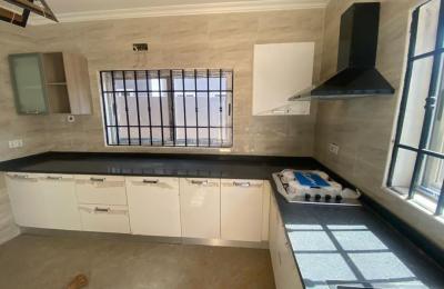 4Bedrooms + DSQ  for rent at Ashaley Botwe,school junction