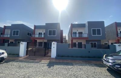 4Bedrooms + DSQ  for rent at Ashaley Botwe,school junction